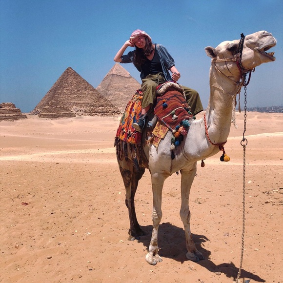 Meet your Posher, Kat - Picture 3 of 5